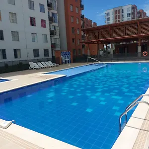 Cómoda Habitación Privada En Apto Con Piscina ! Habitación en casa particular Cali